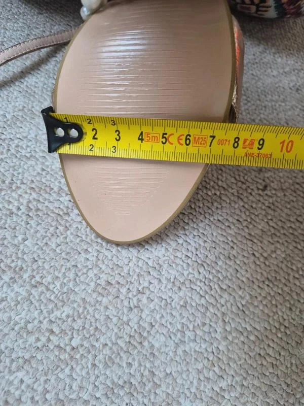 Sandalias de tacón efecto metálico oro rosa T36 – photo 5